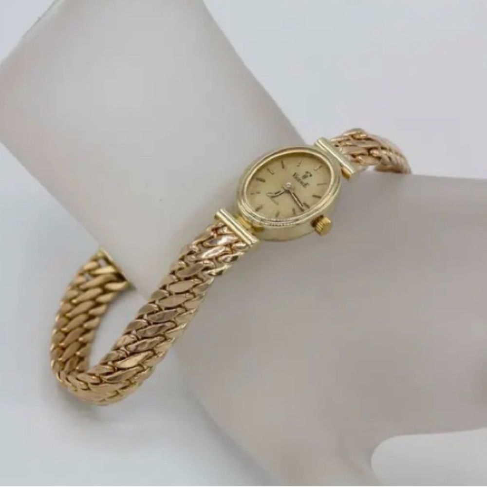 🌿14k Rare Yellow Gold Milor Italy Vicence Quartz Oval Case Watch